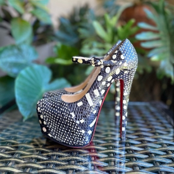 CHRISTIAN LOUBOUTIN - Picture 5 of 7